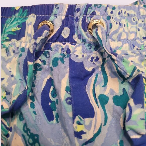 🌴 Lilly Pulitzer Shorts – XS Blue “Current” Print | Coastal Resort Style | EUC - Picture 4 of 9